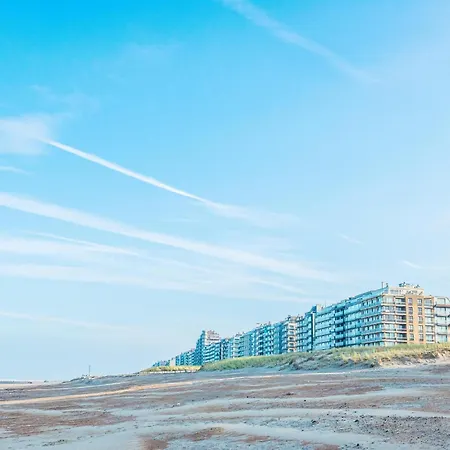 Spacious Seafront Family Stay, Cleaning Included 아파트