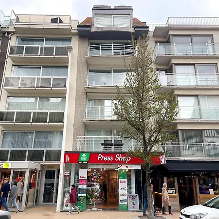 Spacious Seafront Family Stay, Cleaning Included * 니우포르트