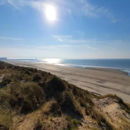 Spacious Seafront Family Stay, Cleaning Included